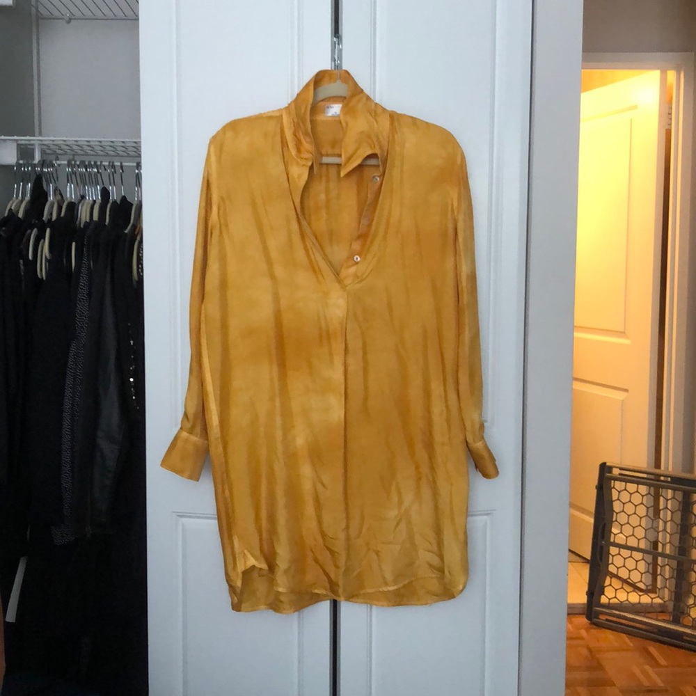 Yellow tie dye shirt dress, never worn, aritzia XS